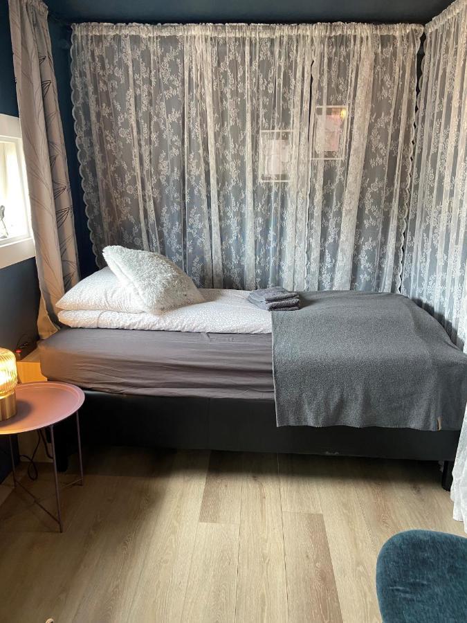 The Little Guesthouse Downtown - Keflavik Airport Buitenkant foto