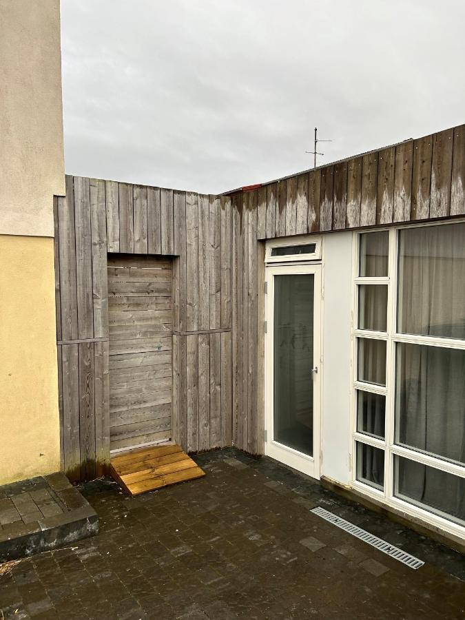 The Little Guesthouse Downtown - Keflavik Airport Buitenkant foto