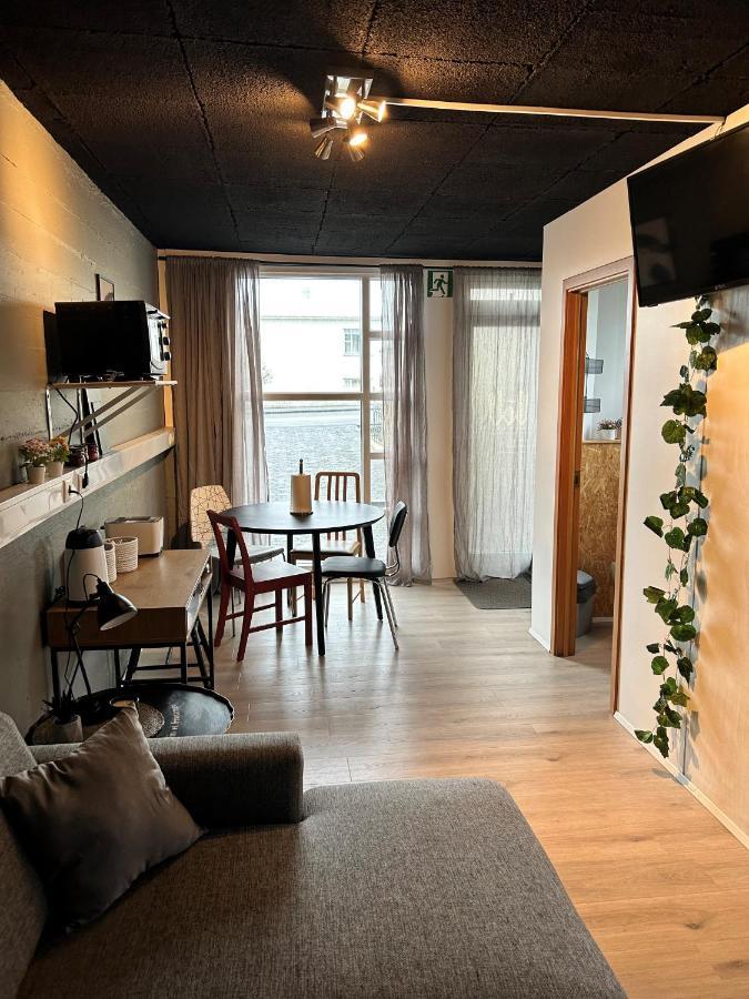 The Little Guesthouse Downtown - Keflavik Airport Buitenkant foto